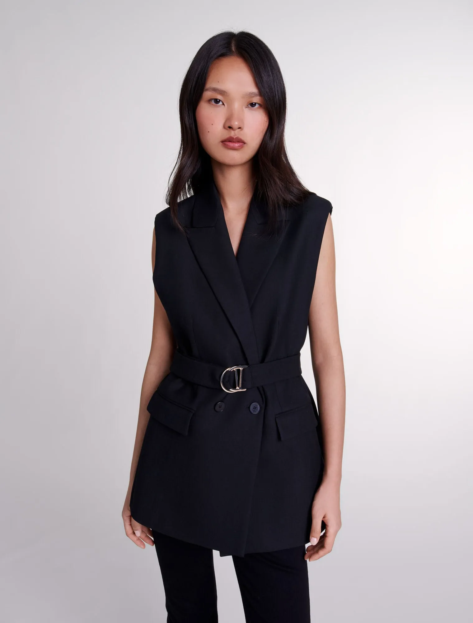 Sleeveless suit jacket