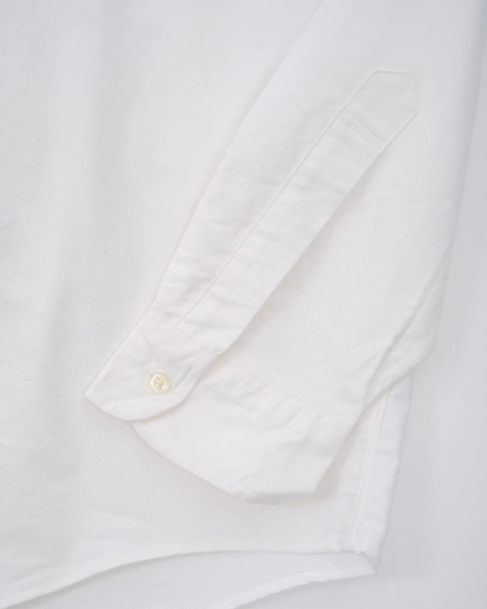 STANDARD OXFORD WHITE BUTTON DOWN SHIRT