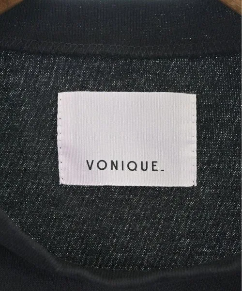 VONIQUE Tank tops